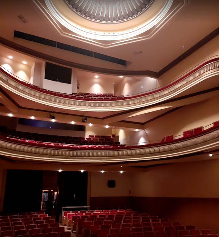 teatro interiorTeatro Municipal La Bañeza